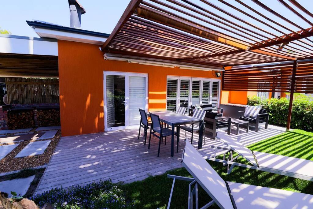 Garten Wohnung Mit Pool, 2 Schlafzimmer Cape Town Dış mekan fotoğraf