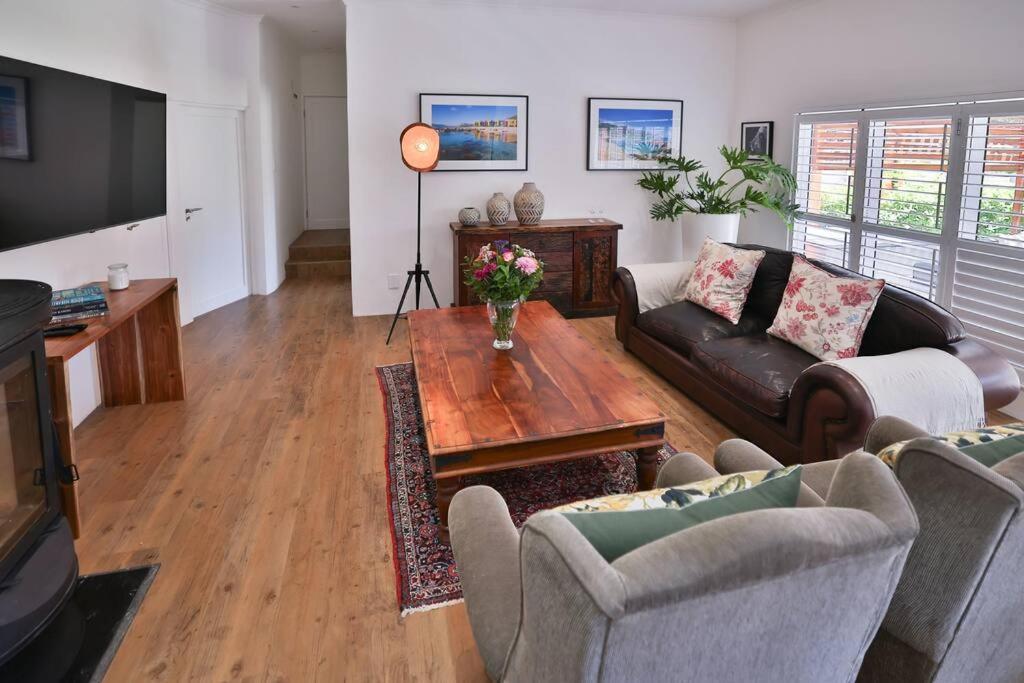 Garten Wohnung Mit Pool, 2 Schlafzimmer Cape Town Dış mekan fotoğraf